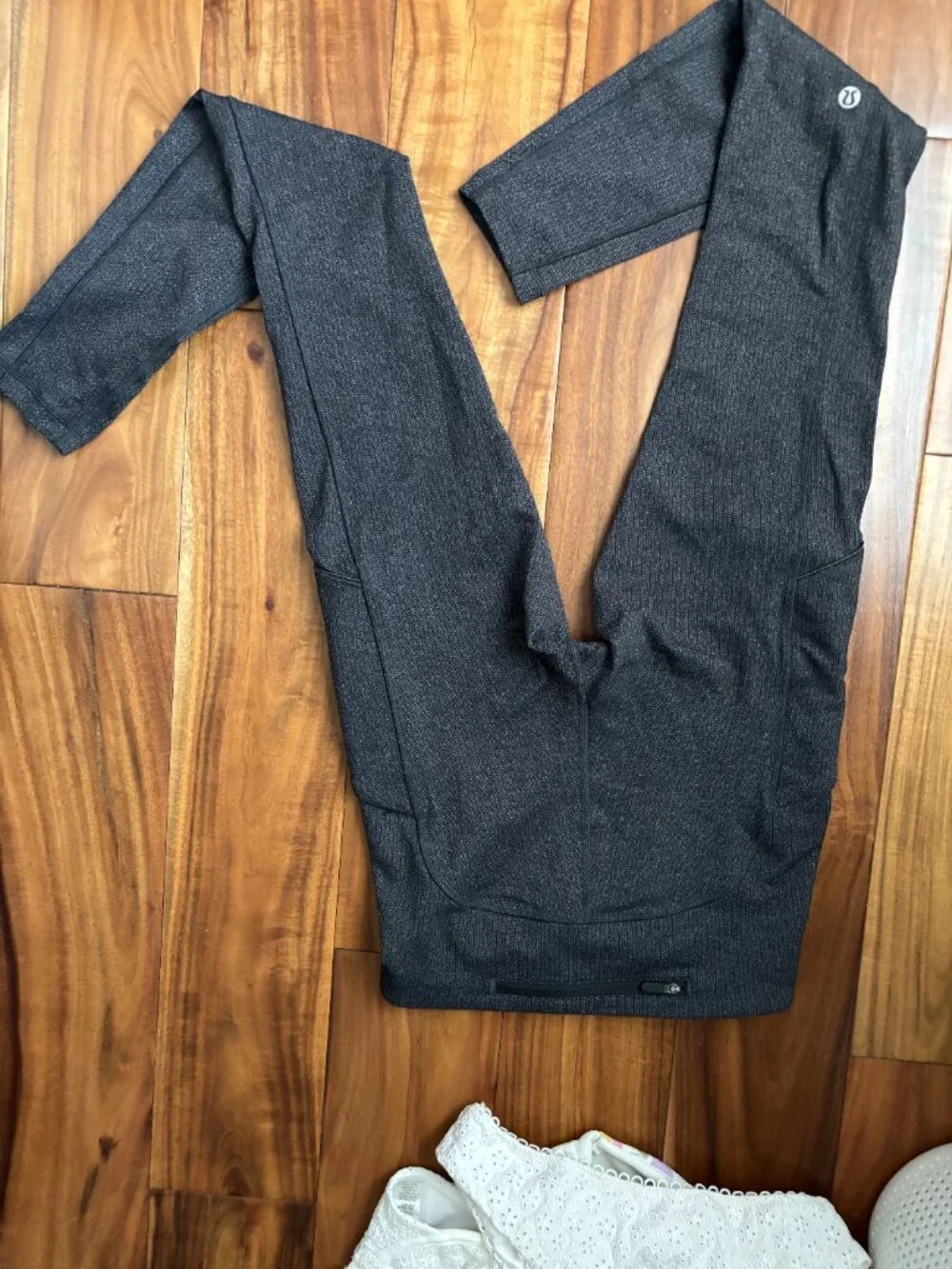 Lululemon Dark Grey Herringbone Ankle Leggings - Side Pockets - Size 4